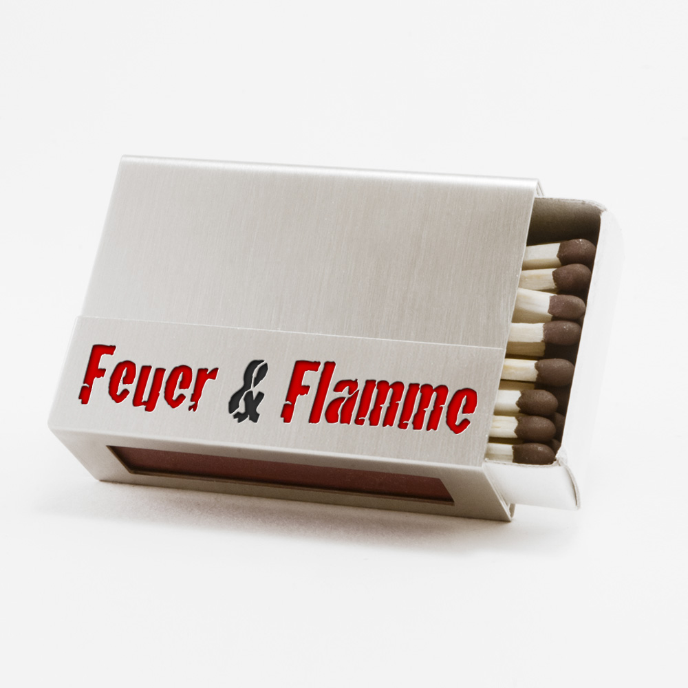 Streichholzschachtel - Huelle „Feuer und Flamme“ aus Edelstahl mit roter und schwarzer Schrift